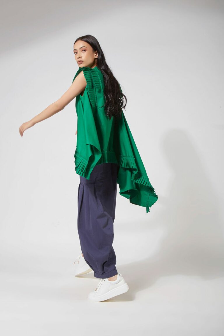ASYMMETRICAL TOP WITH DECONSTRUCTED FRILL PANEL