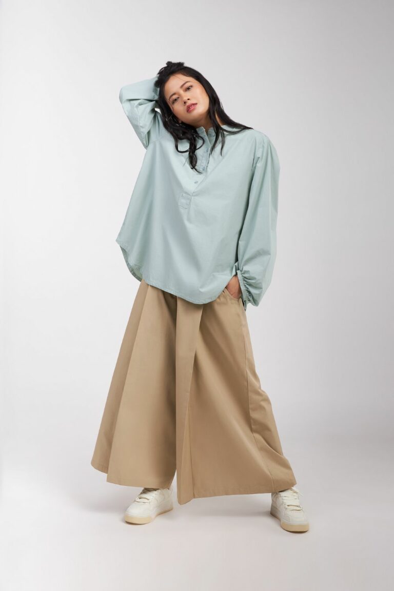 LOW CROTCH FLARE PANTS WITH PLEATS
