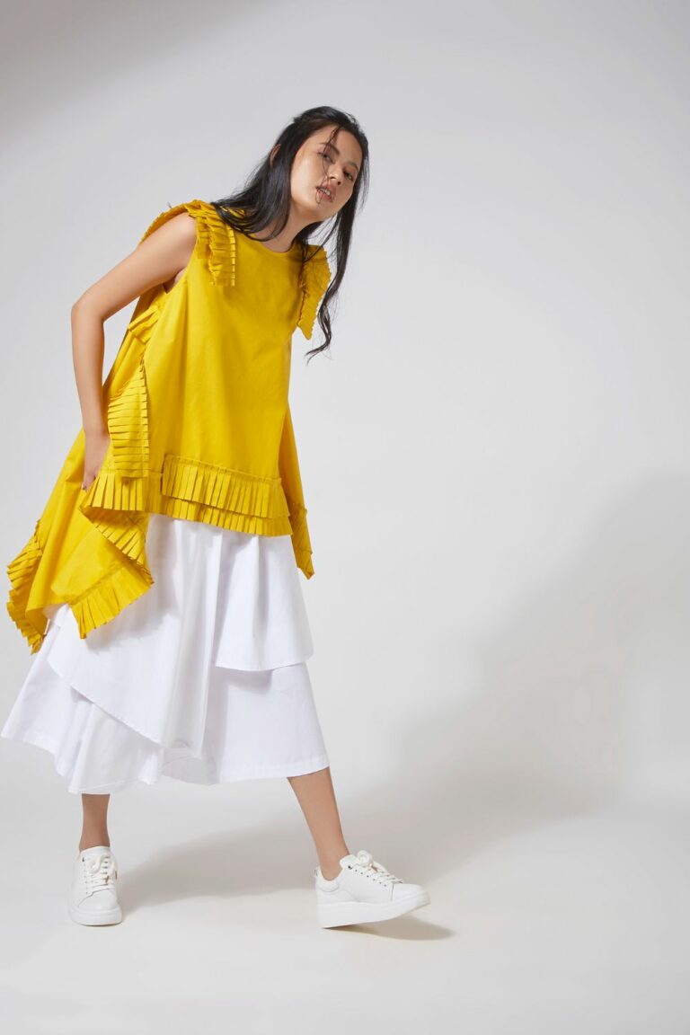 ASYMMETRICAL TOP WITH DECONSTRUCTED FRILL PANEL