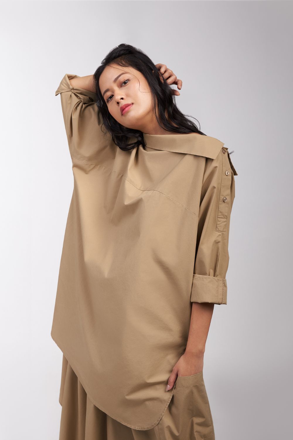 BOAT NECK HIGH-LOW TOP