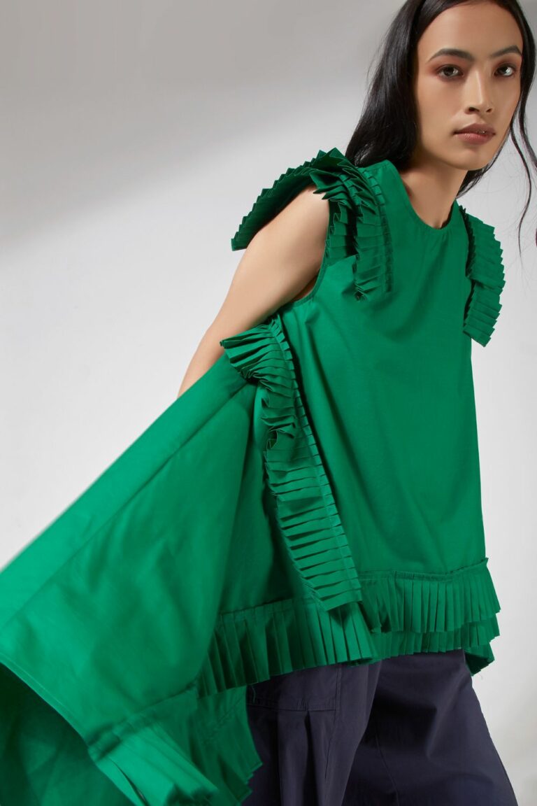ASYMMETRICAL TOP WITH DECONSTRUCTED FRILL PANEL