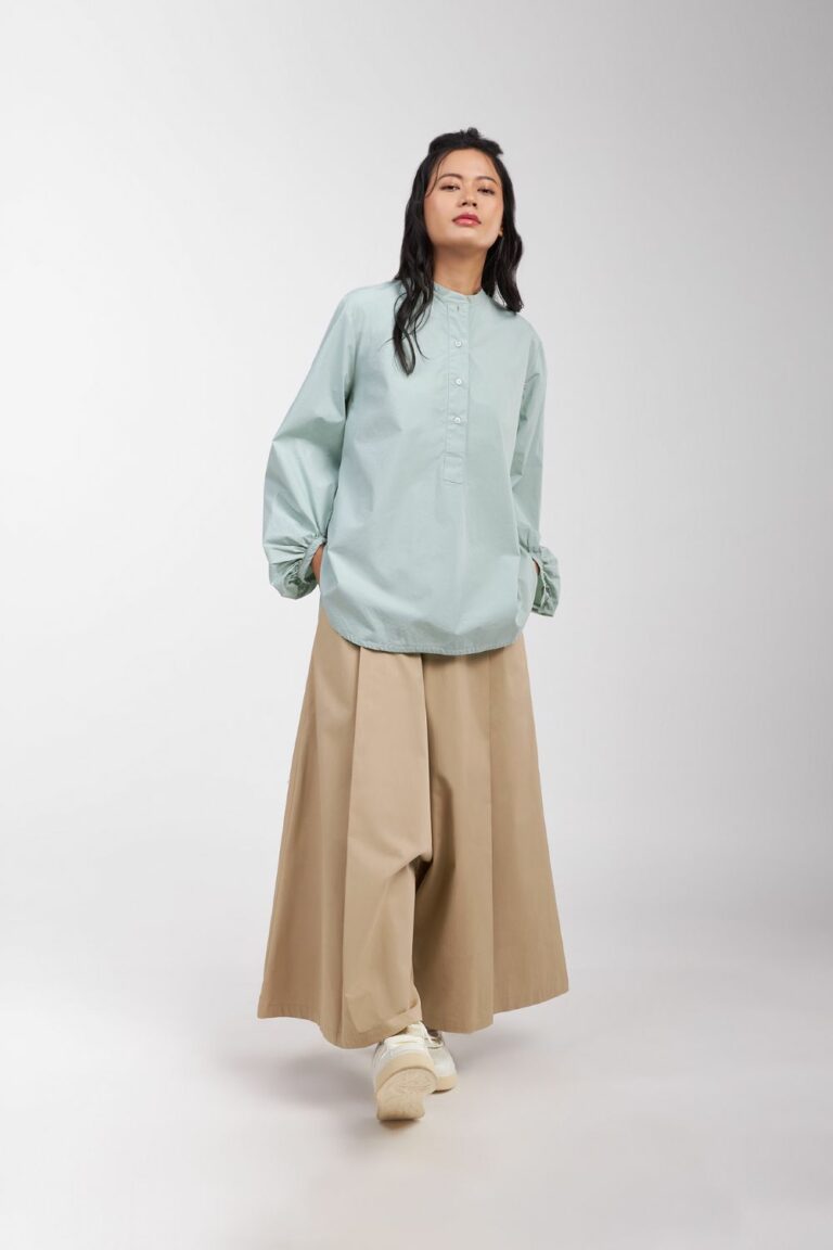 LOW CROTCH FLARE PANTS WITH PLEATS
