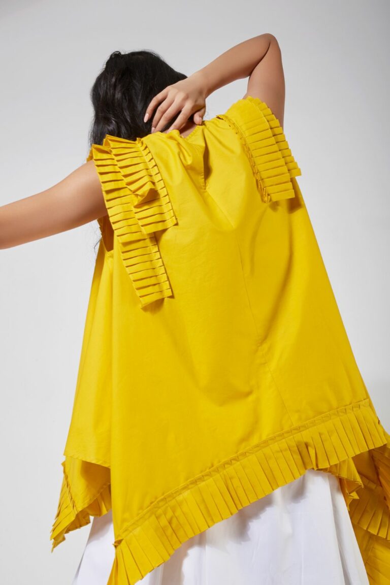 ASYMMETRICAL TOP WITH DECONSTRUCTED FRILL PANEL