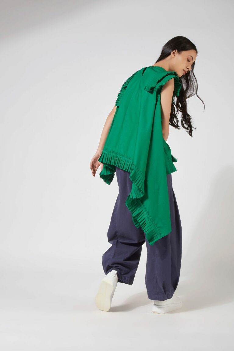 ASYMMETRICAL TOP WITH DECONSTRUCTED FRILL PANEL