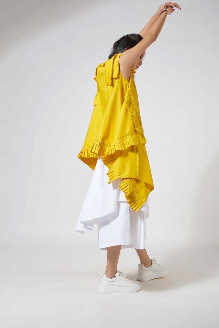 ASYMMETRICAL TOP WITH DECONSTRUCTED FRILL PANEL