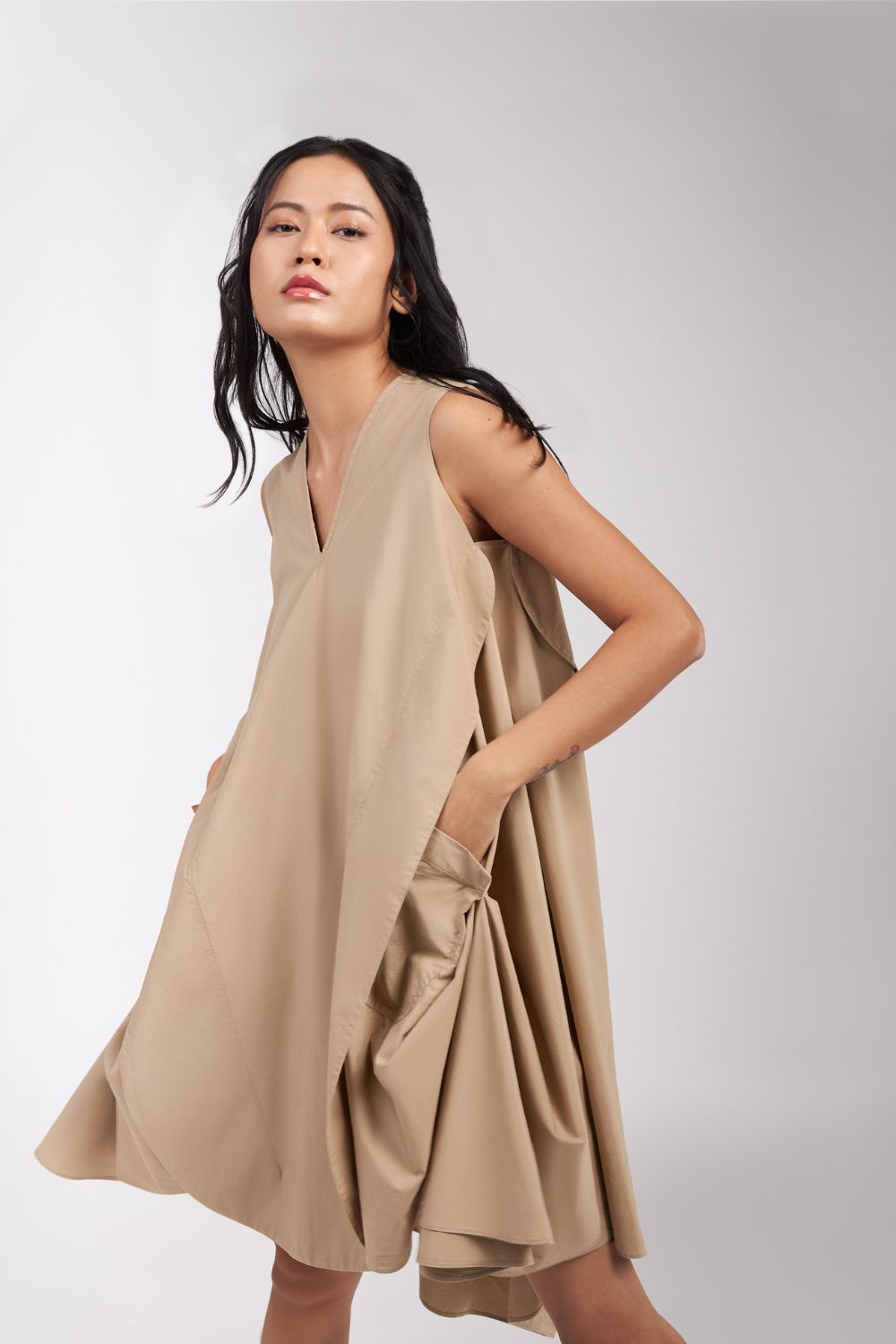 DRESS WITH SIDE AND BACK DRAPE