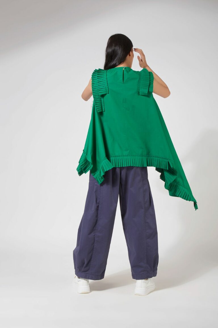 ASYMMETRICAL TOP WITH DECONSTRUCTED FRILL PANEL