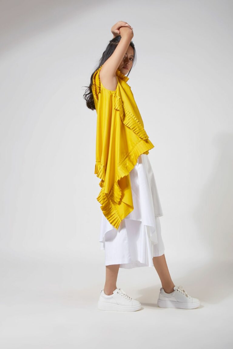 ASYMMETRICAL TOP WITH DECONSTRUCTED FRILL PANEL