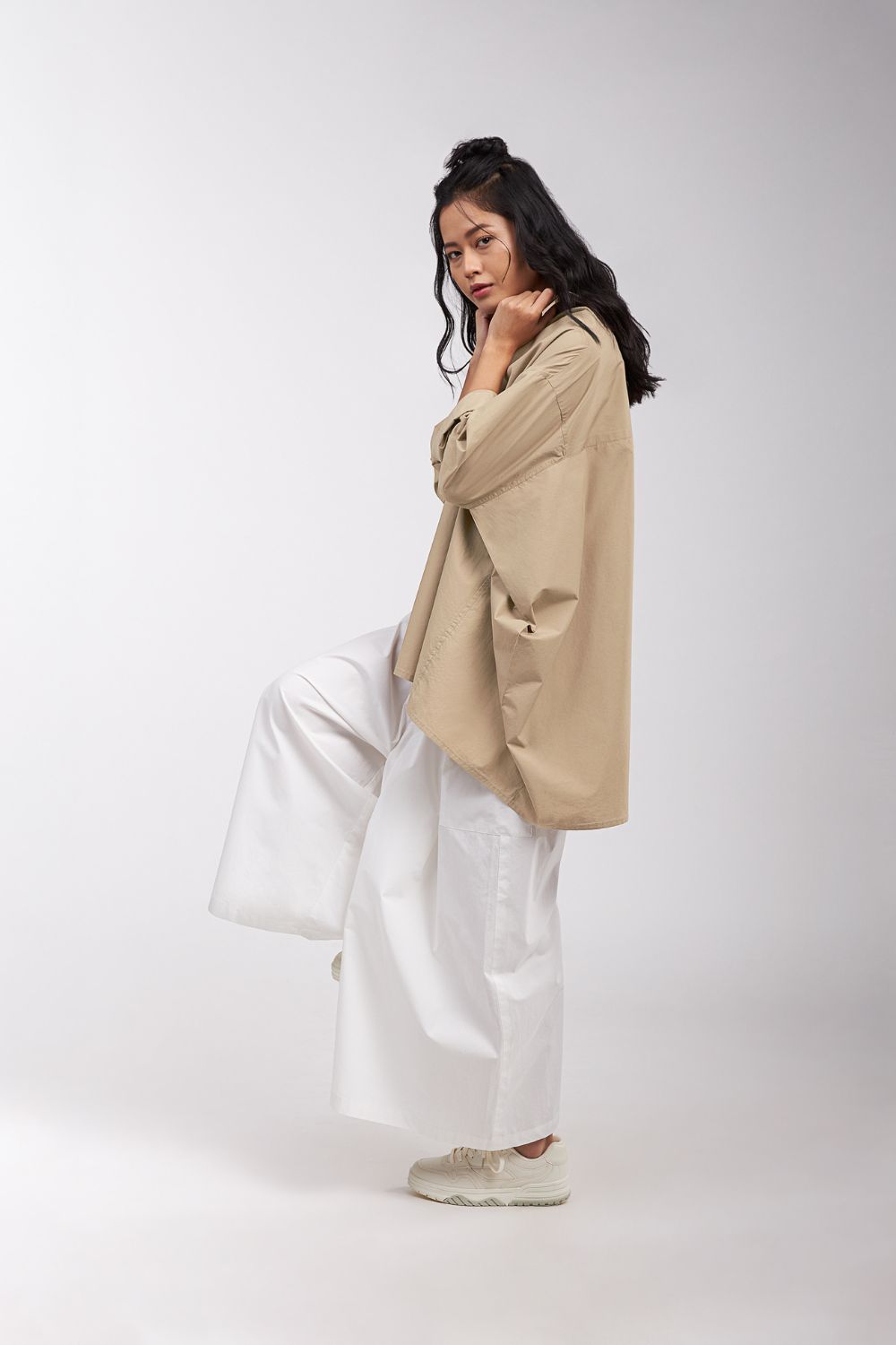 SHIRT WITH ONE SIDED BACK PLEAT