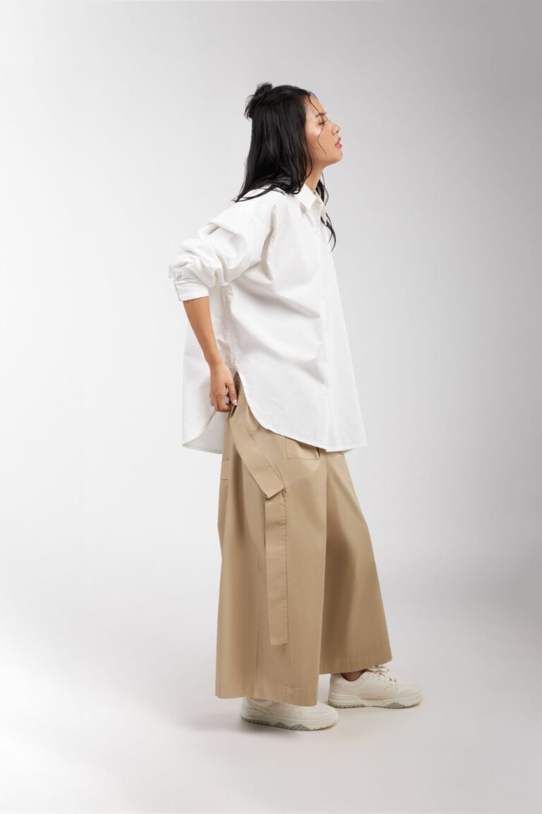SHIRT WITH ONE SIDED BACK PLEAT