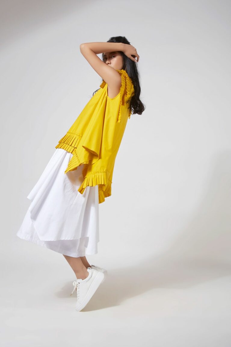 ASYMMETRICAL TOP WITH DECONSTRUCTED FRILL PANEL