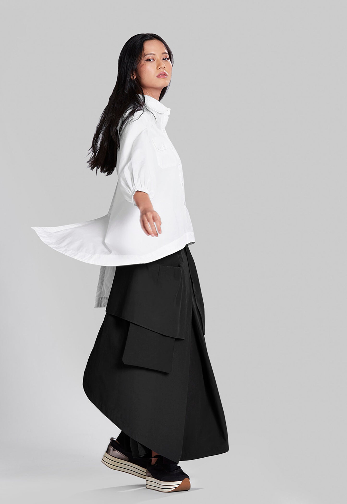 PANTS DOUBLE LAYER POCKET DETAILS
