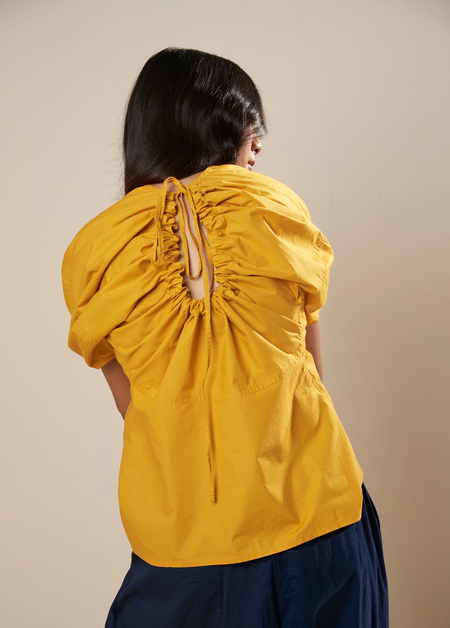 TOP WITH BACK TIE AND EXAGGERATED BALLOON SLEEVE