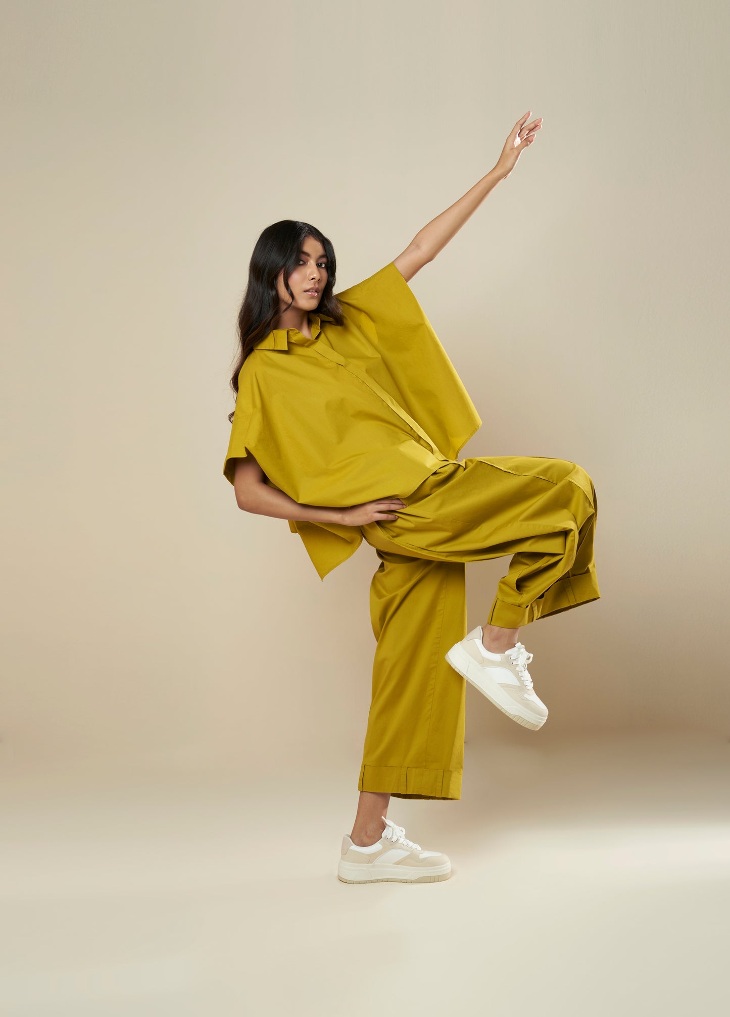 SHIRT WITH PANEL SLEEVE AND BACK PLEAT