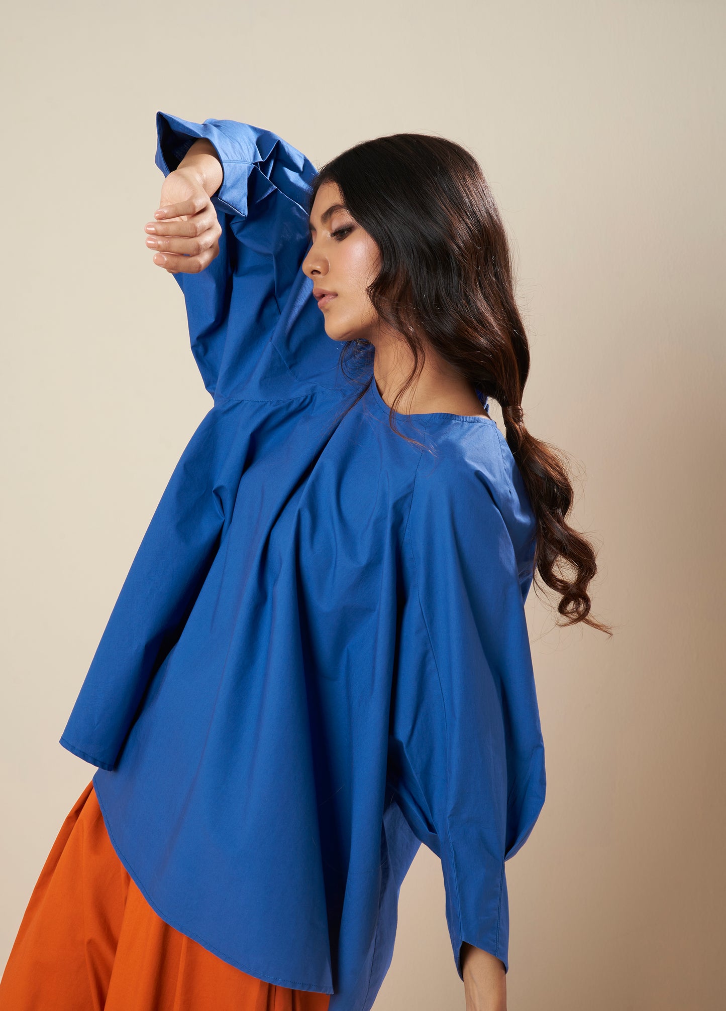 FLARE TOP WITH CONSTRUCTED SLEEVE