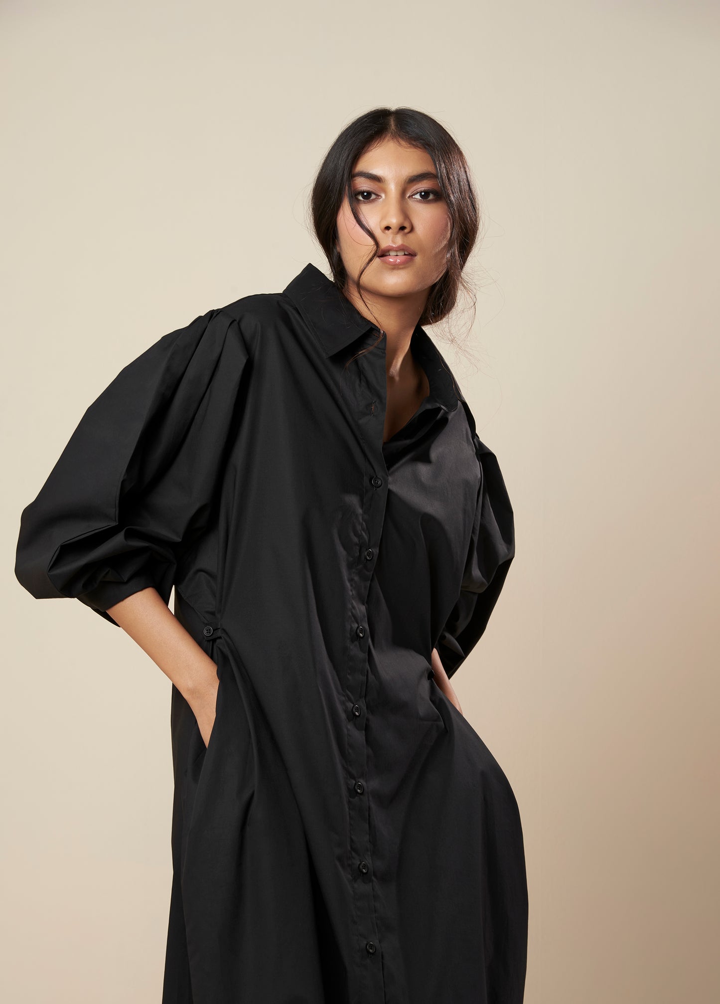 SHIRT DRESS WITH PLEATED SLEEVE AND SIDE BUTTON DETAIL