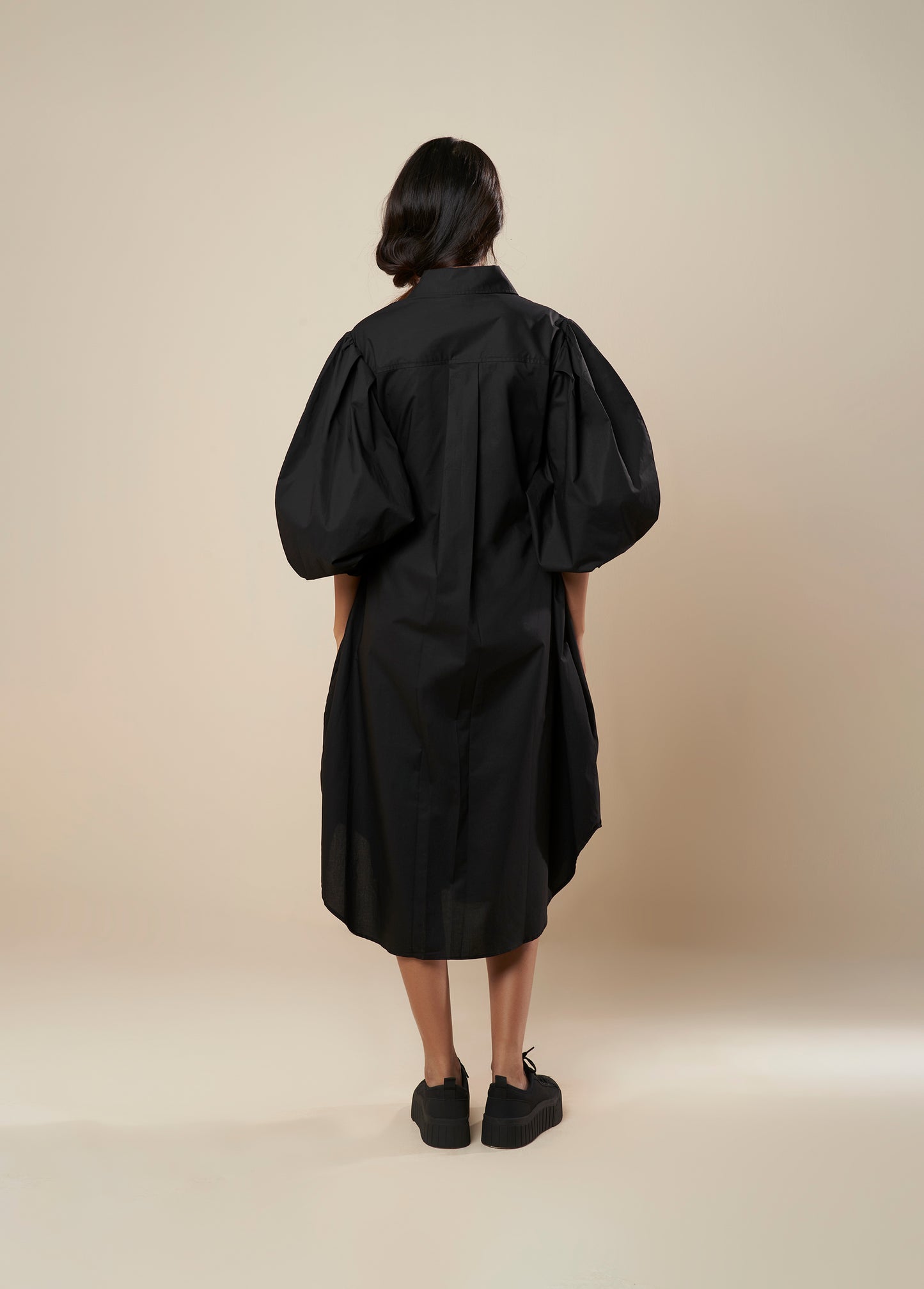 SHIRT DRESS WITH PLEATED SLEEVE AND SIDE BUTTON DETAIL