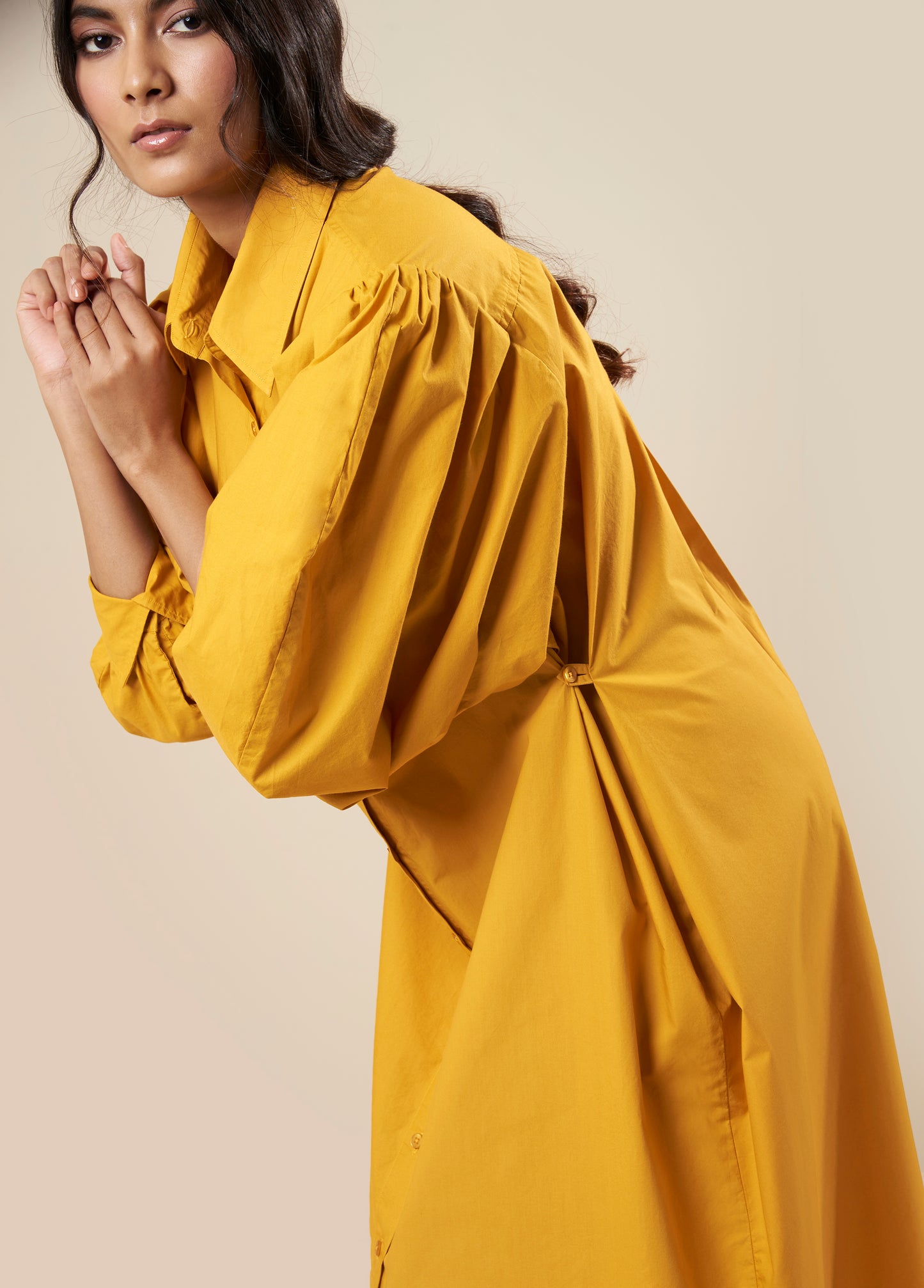 SHIRT DRESS WITH PLEATED SLEEVE AND SIDE BUTTON DETAIL