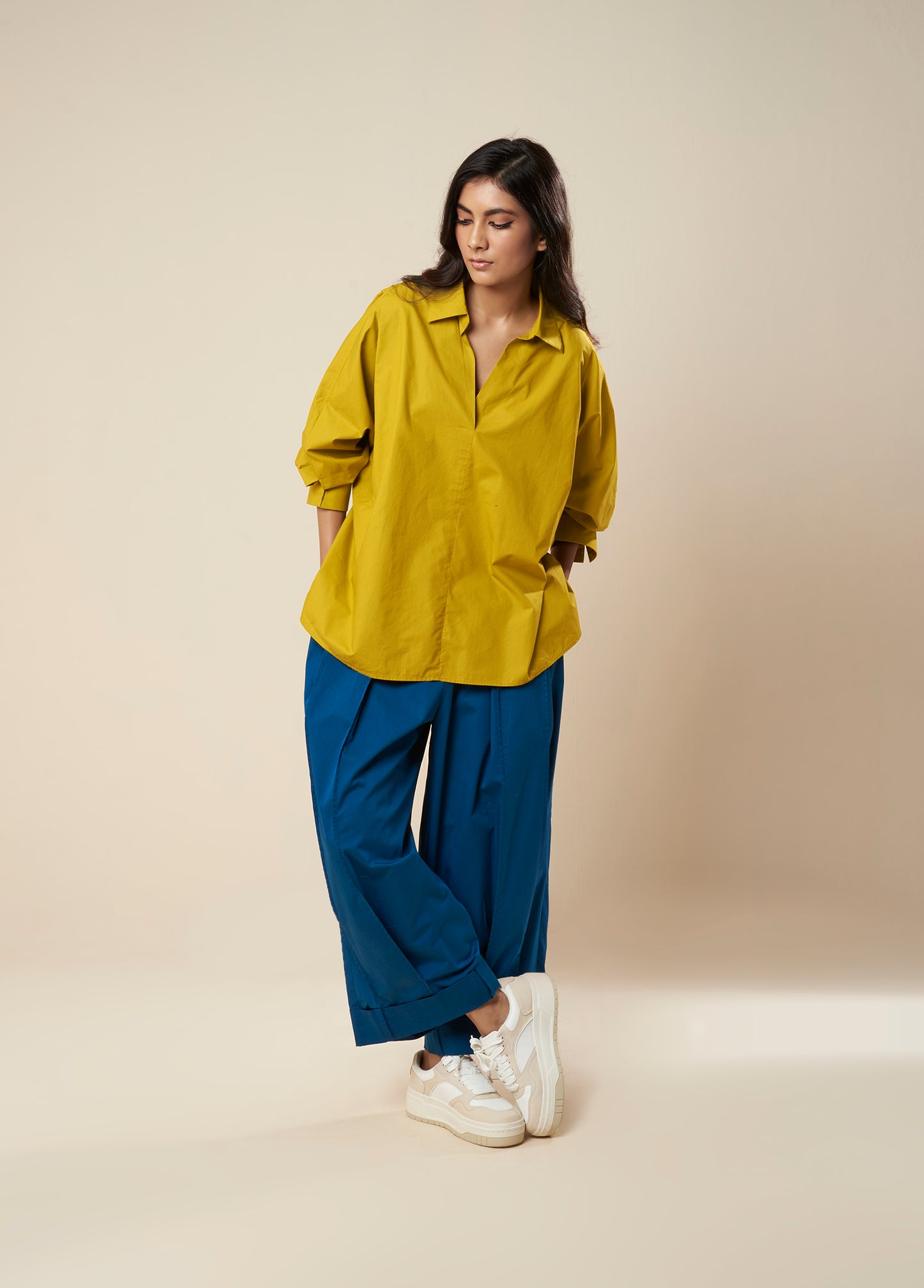 TOP V NECK WITH FRONT PLEAT PANEL AND ELASTIC BACK