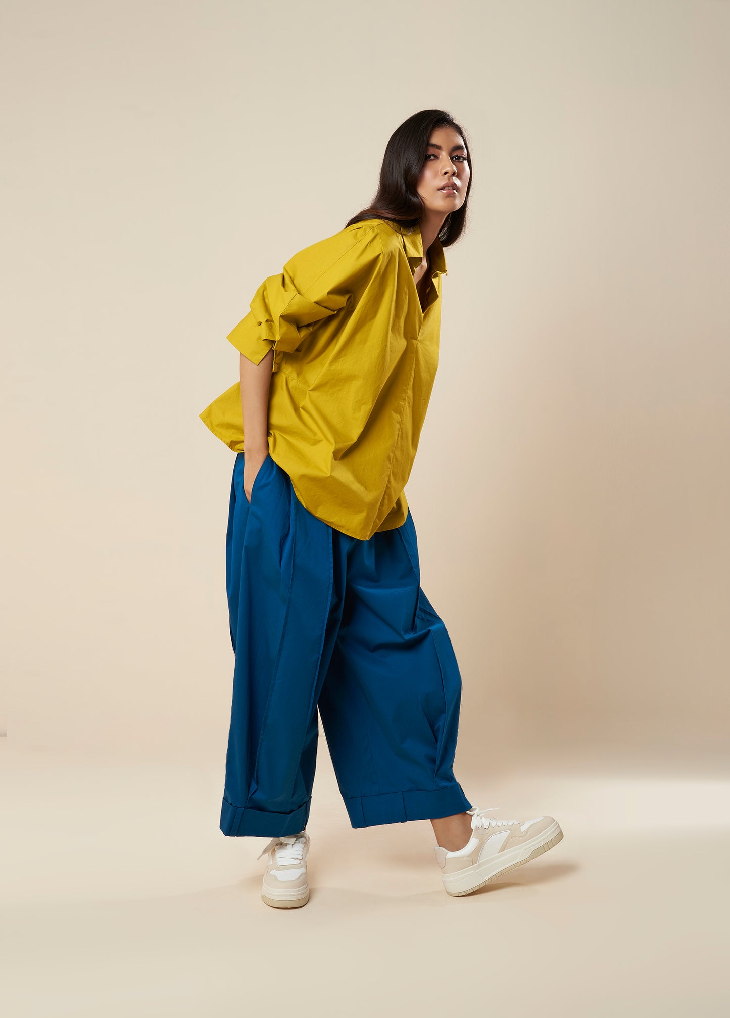 TOP V NECK WITH FRONT PLEAT PANEL AND ELASTIC BACK