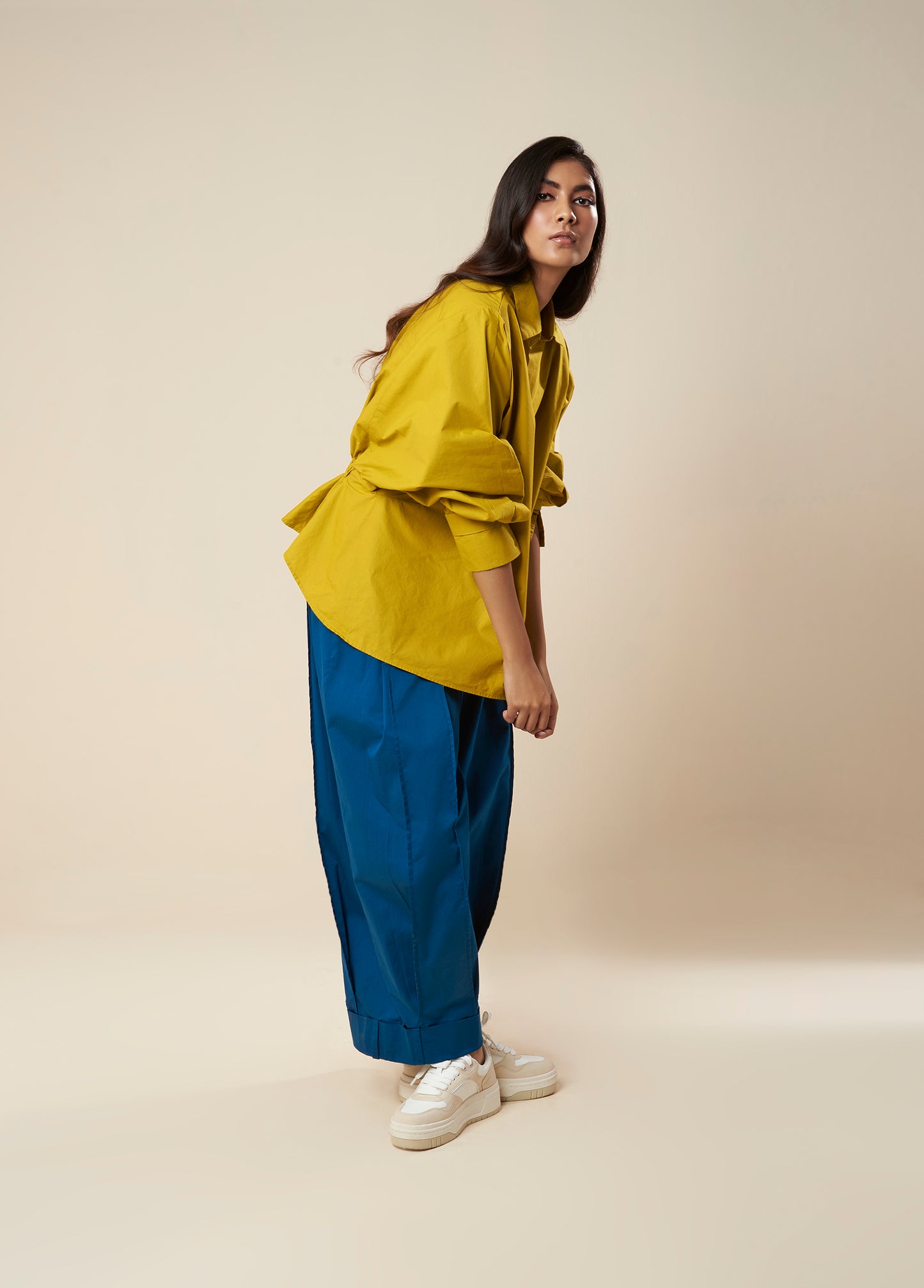 TOP V NECK WITH FRONT PLEAT PANEL AND ELASTIC BACK