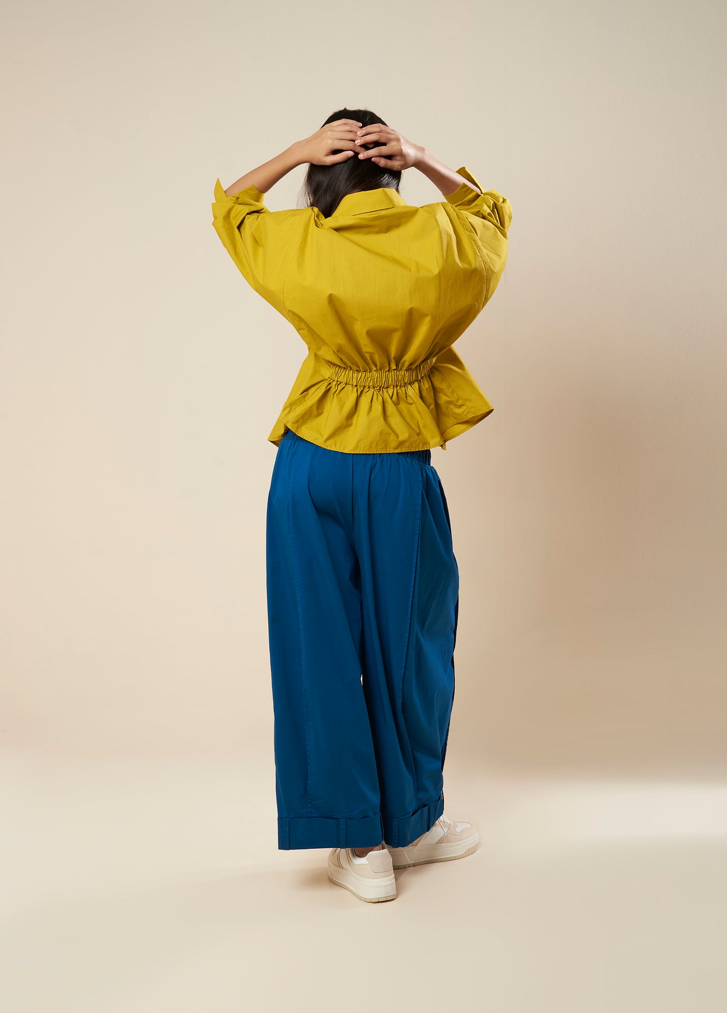 TOP V NECK WITH FRONT PLEAT PANEL AND ELASTIC BACK