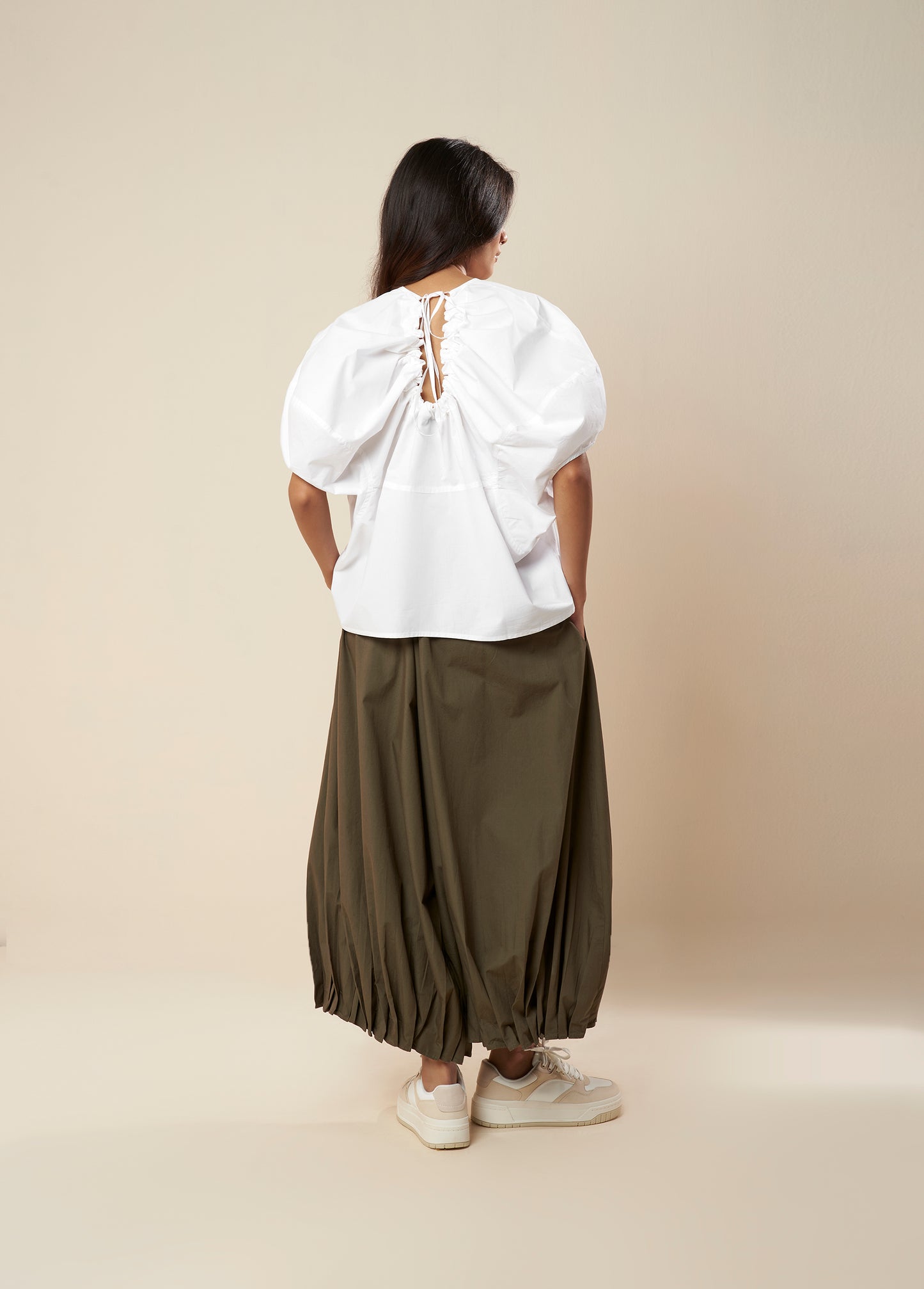 TOP WITH BACK TIE AND EXAGGERATED BALLOON SLEEVE