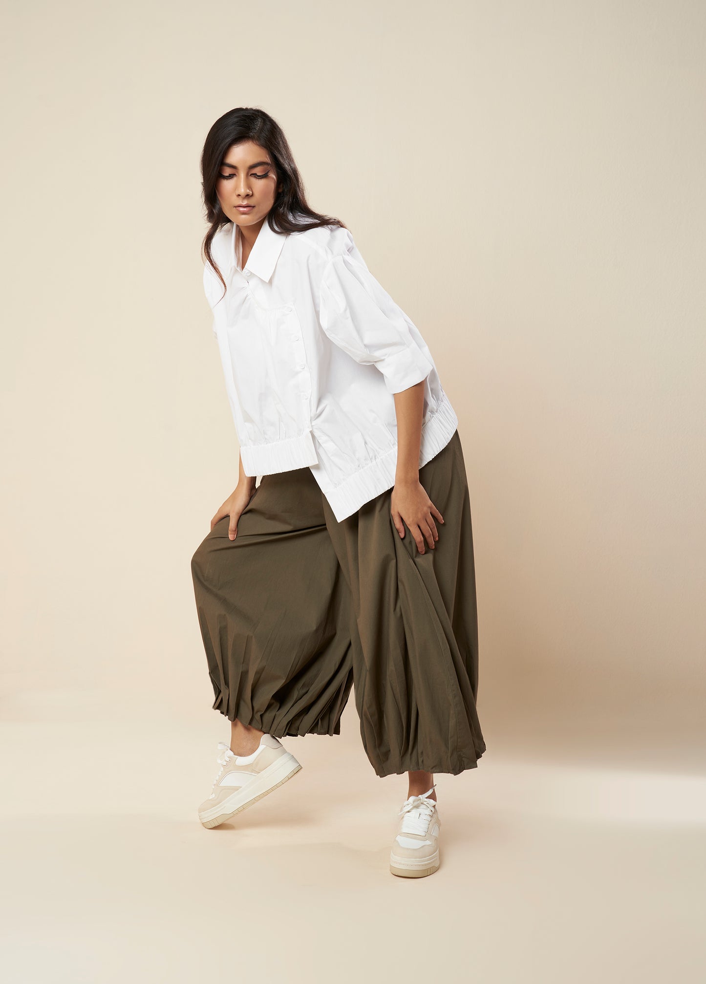 PANTS WITH PLEATED AND ELASTICATED HEM