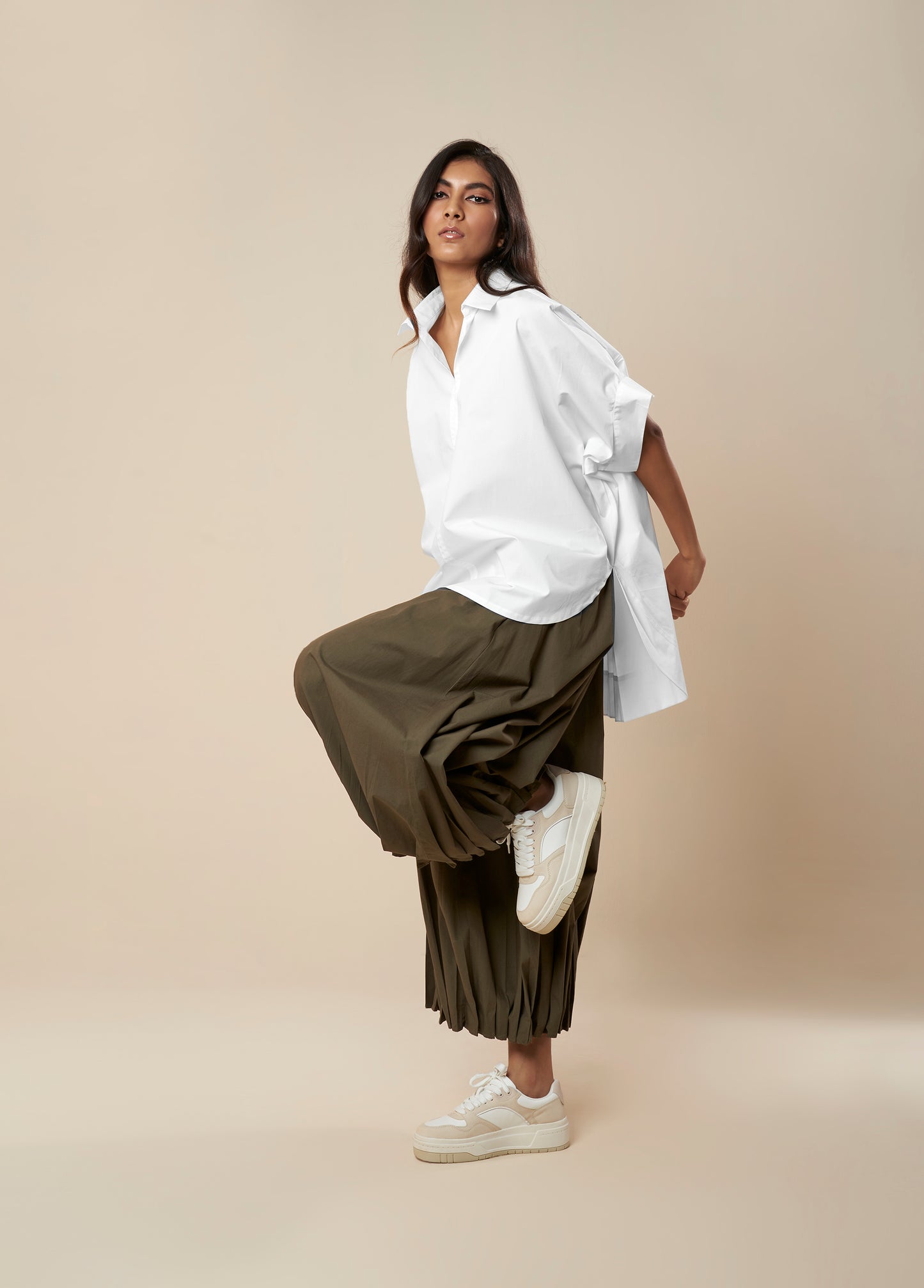 PANTS WITH PLEATED AND ELASTICATED HEM