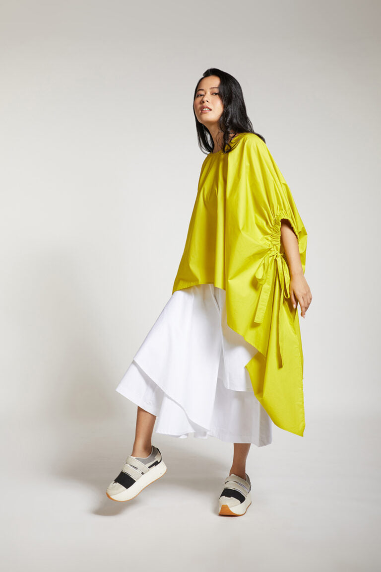 HIGH-LOW TOP WITH ELASTIC SLEEVE AND TIE