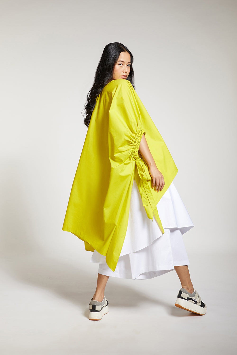 HIGH-LOW TOP WITH ELASTIC SLEEVE AND TIE