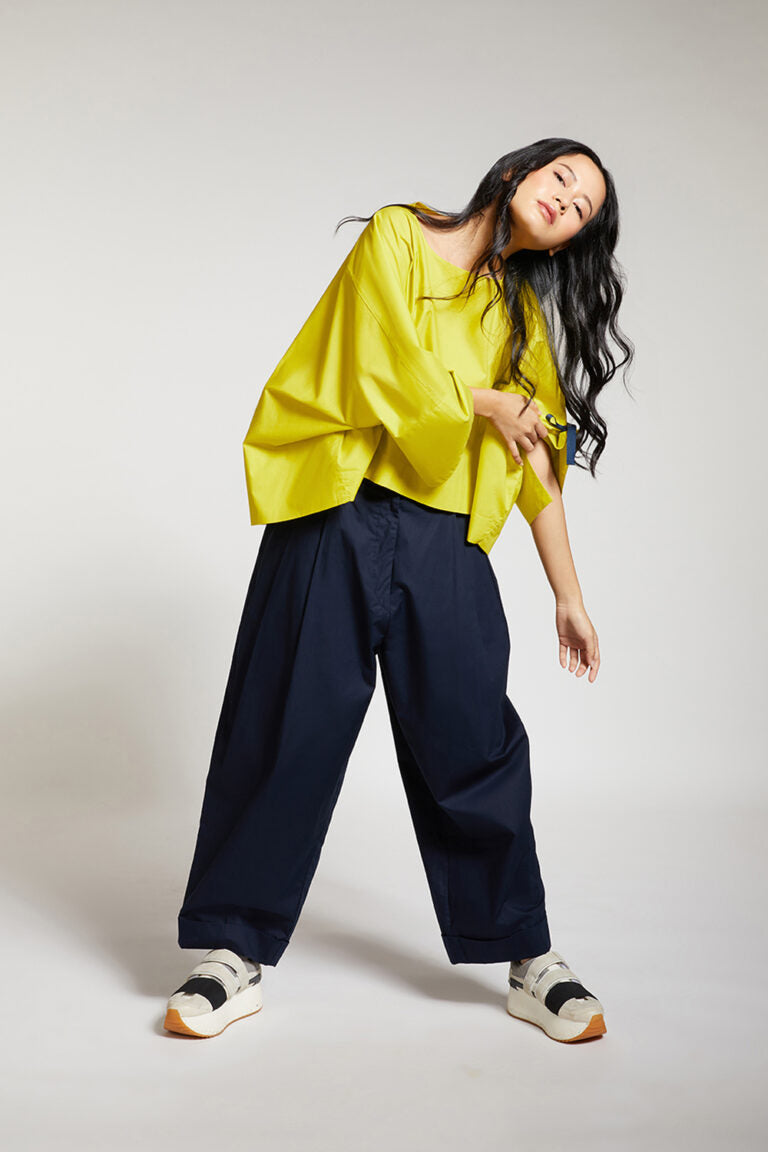 ROUNDED TOP WITH SLEEVE TIE
