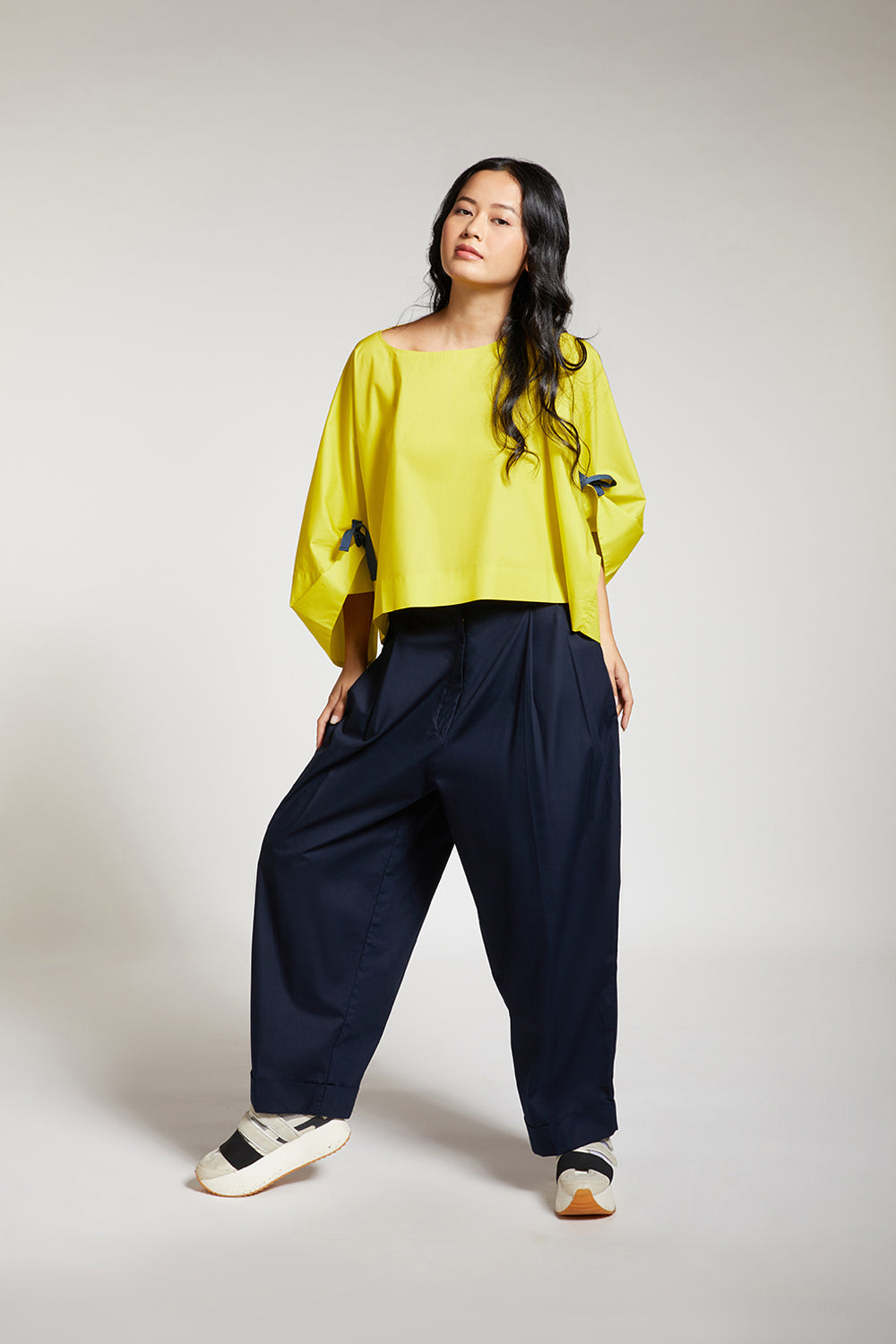PANTS WIITH TOP PLEAT AND CUFF BOTTOM