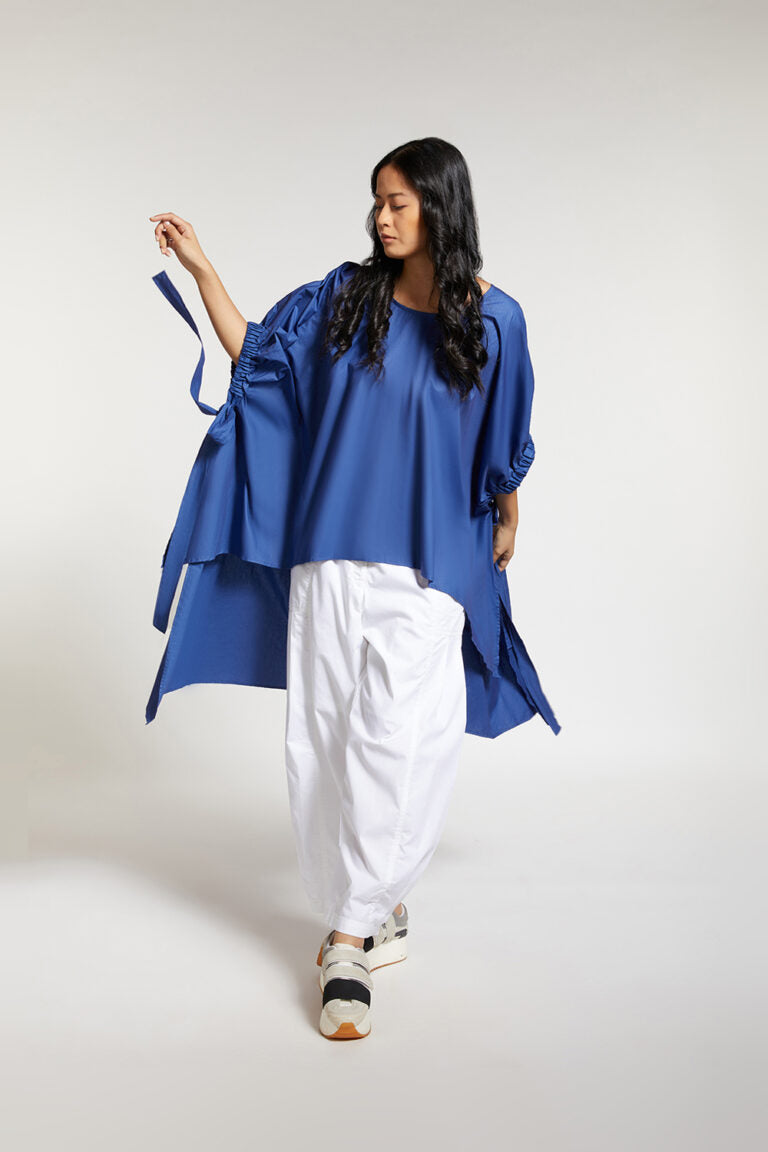 HIGH-LOW TOP WITH ELASTIC SLEEVE AND TIE