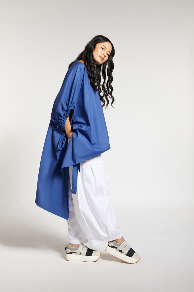 HIGH-LOW TOP WITH ELASTIC SLEEVE AND TIE