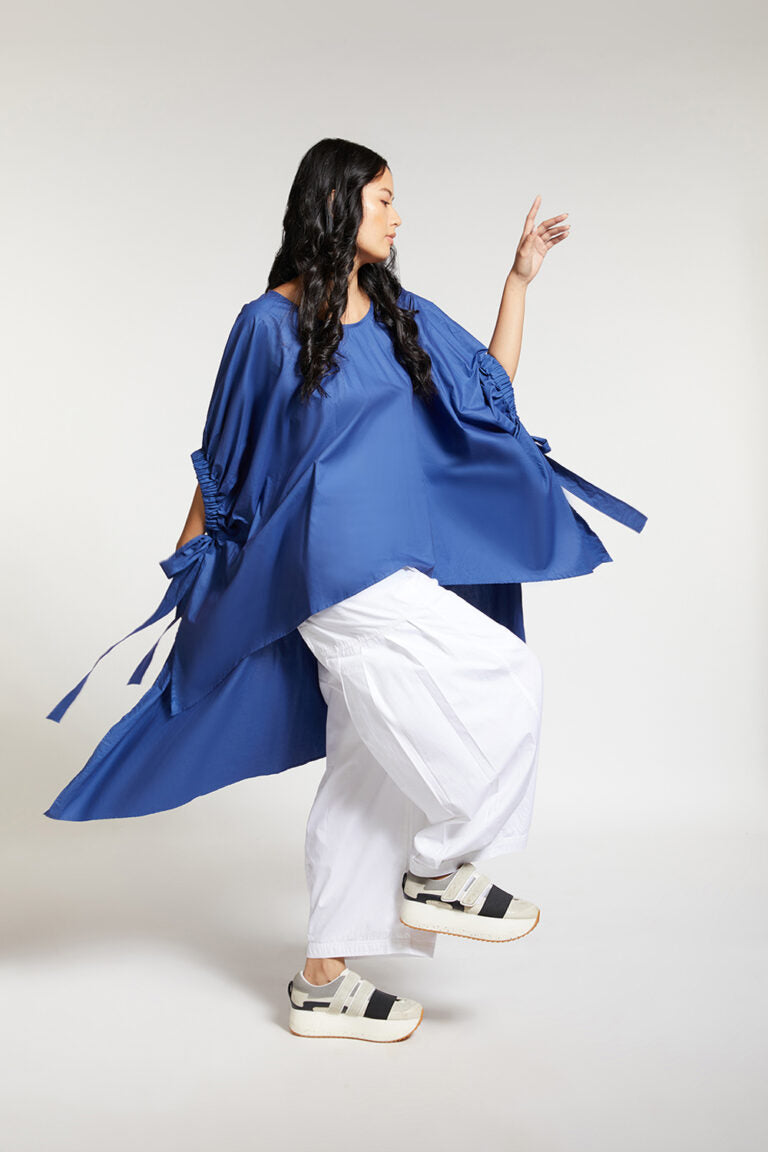 HIGH-LOW TOP WITH ELASTIC SLEEVE AND TIE