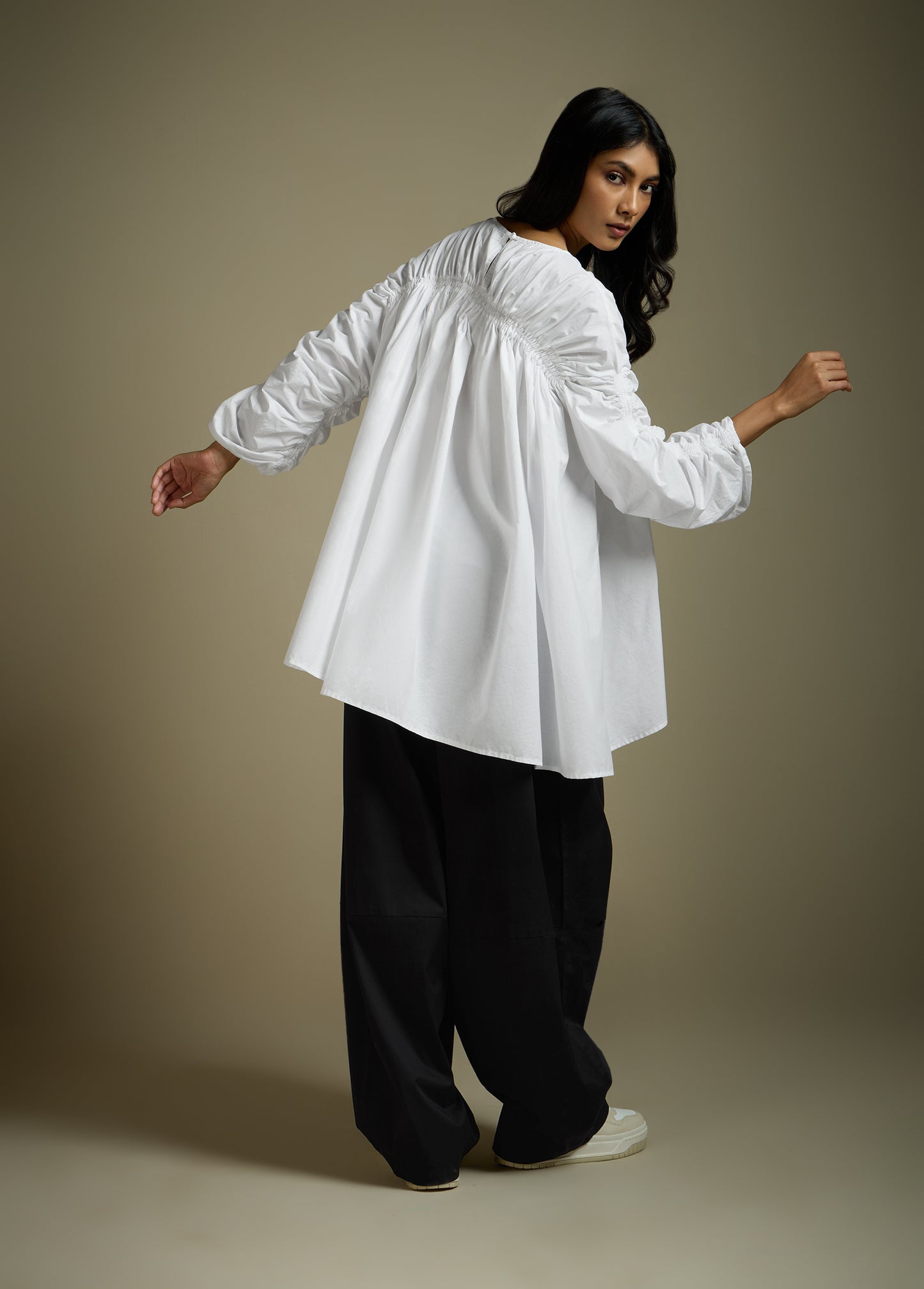 GATHERED FLARE TOP WITH ELASTICATED FRONT AND SLEEVE