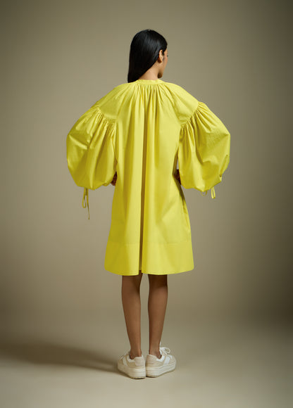 OVERSIZED DRESS WITH EXAGGERATED BALLOON SLEEVES