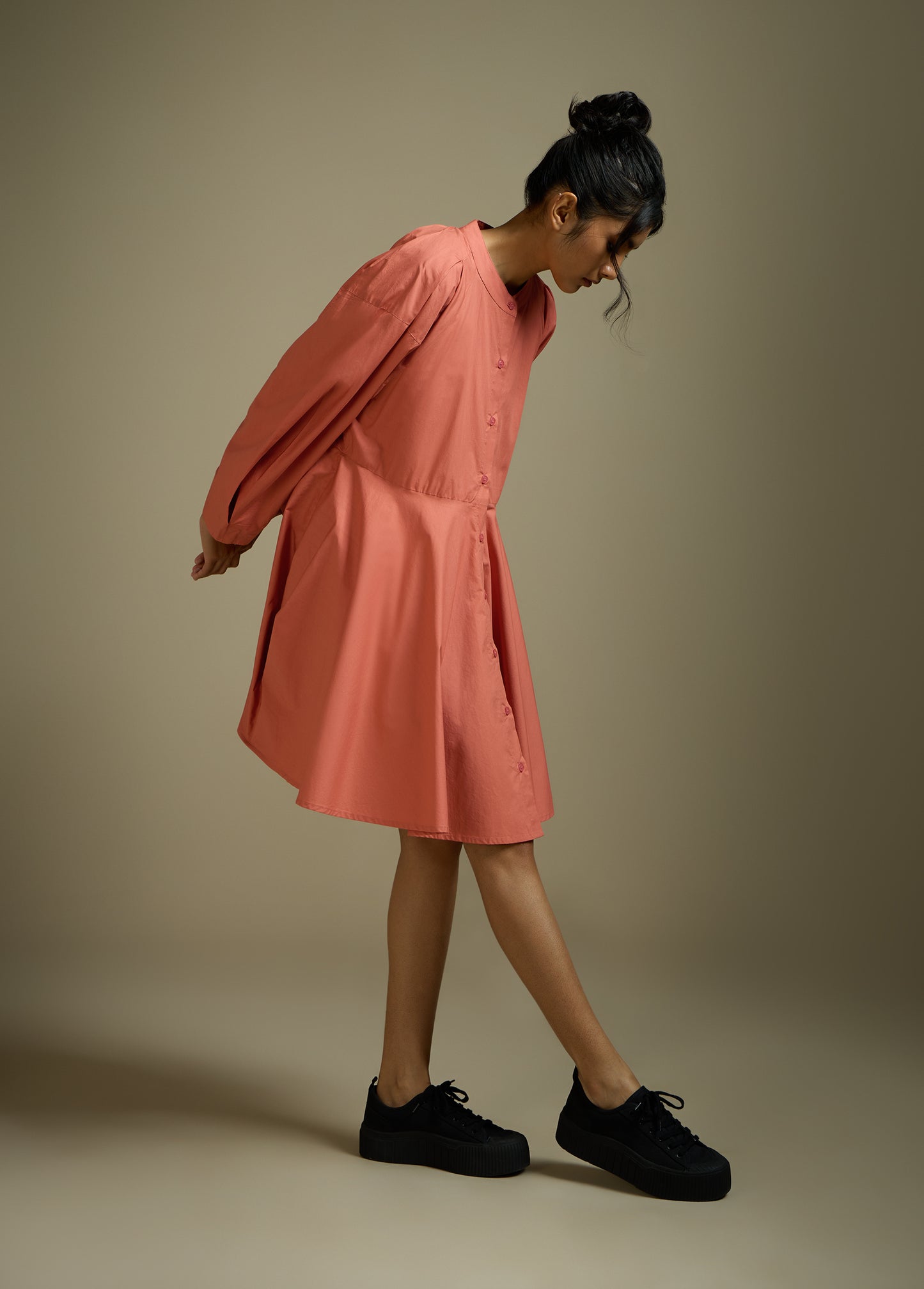 SHIRT DRESS WITH CONSTRUCTED PLEATED SLEEVE AND FLARE HEM