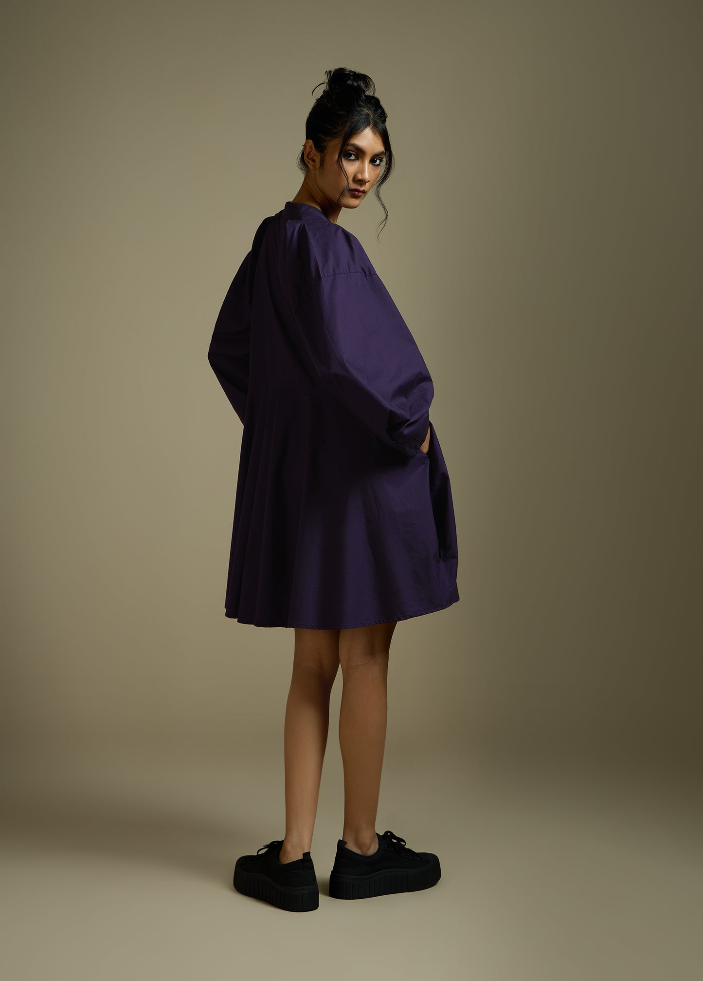 SHIRT DRESS WITH CONSTRUCTED PLEATED SLEEVE AND FLARE HEM