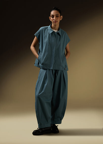 JACKET WITH SIDE OVERLAP PANEL AND BACK PLEAT