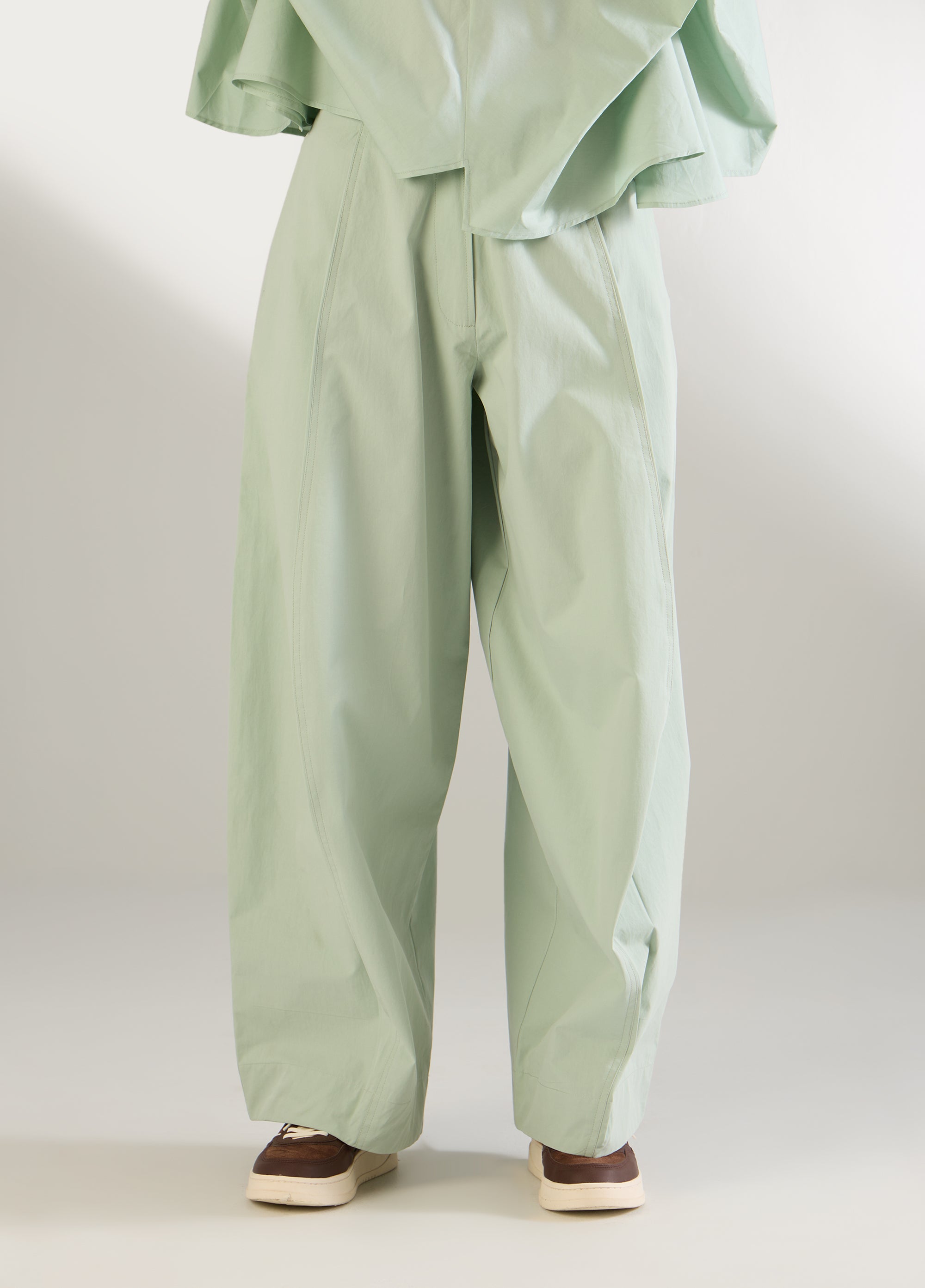 The Sculpted Leg Pant