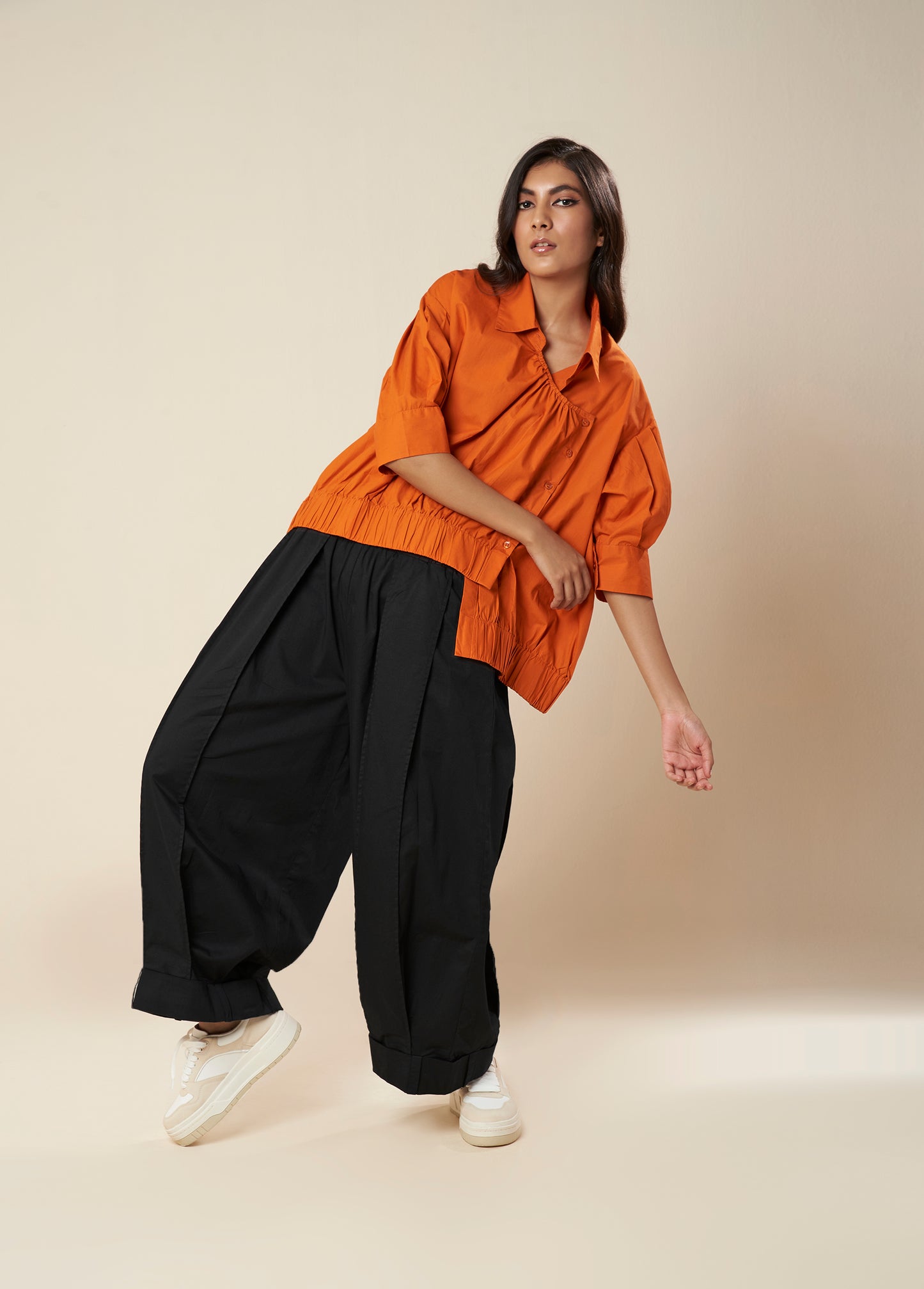 PANTS WITH FRONT PLEAT AND CUFF HEM