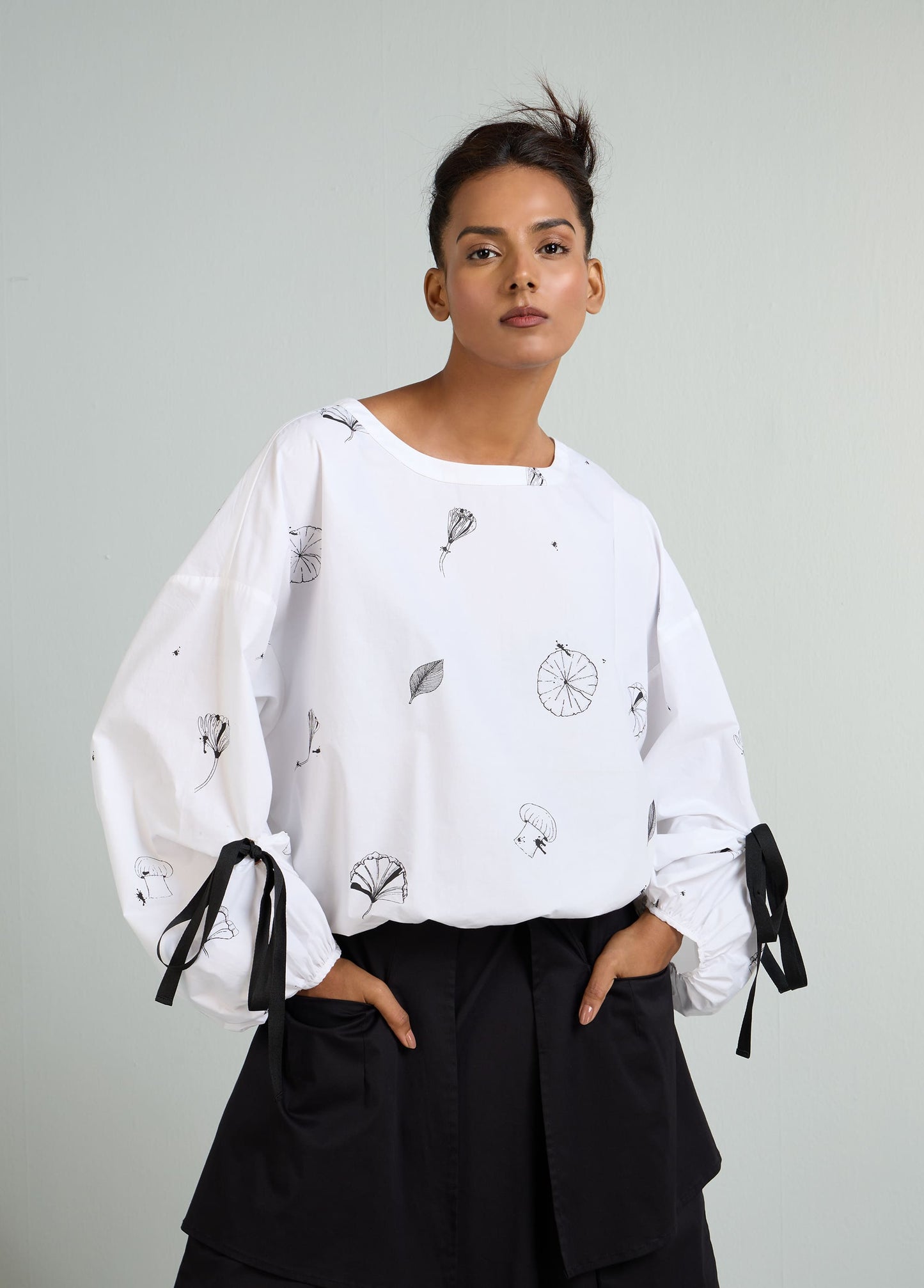 OVERSIZED TOP  WITH BALLOON SLEEVE AND TIE DETAIL