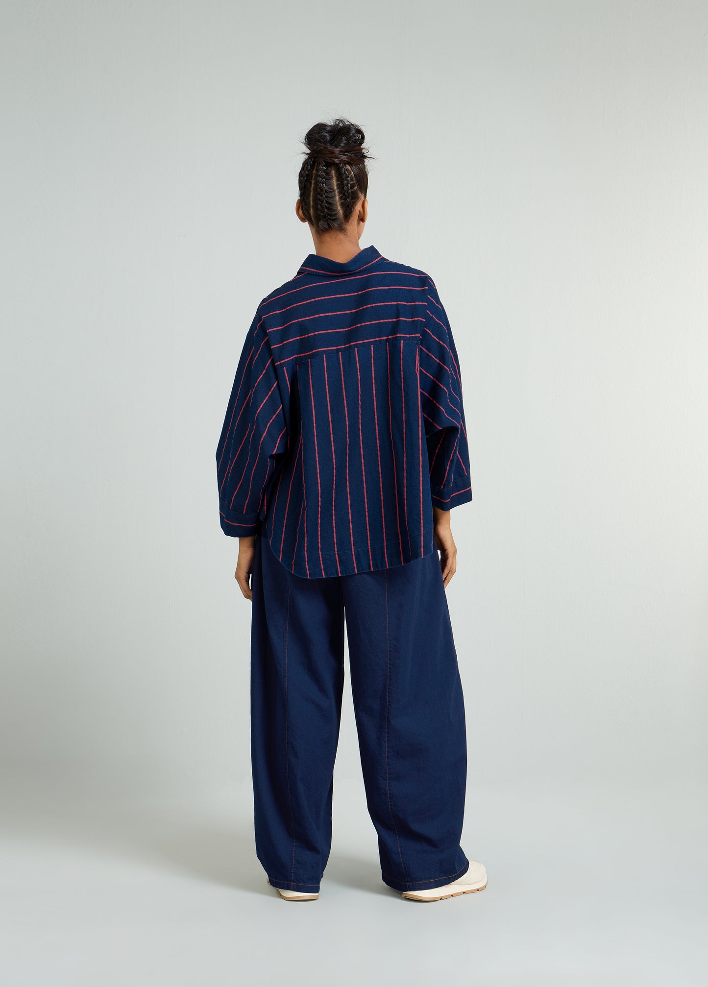 ANTI-FIT SHIRT WITH CONSTRUCTED SLEEVE AND BACK PLEATS