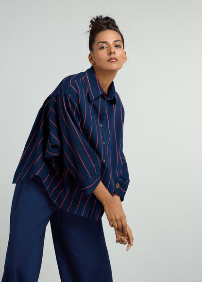 ANTI-FIT SHIRT WITH CONSTRUCTED SLEEVE AND BACK PLEATS