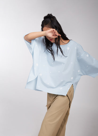 ROUND NECK TOP WITH SIDE SLIT